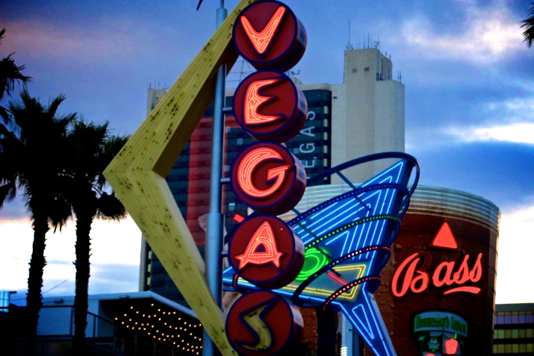 las-vegas-freemont-street-neon