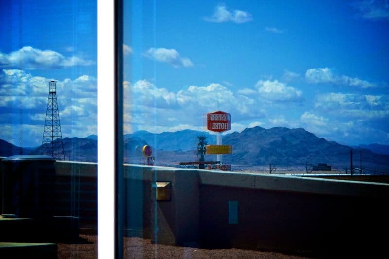 las-vegas-western-hotel-mountains