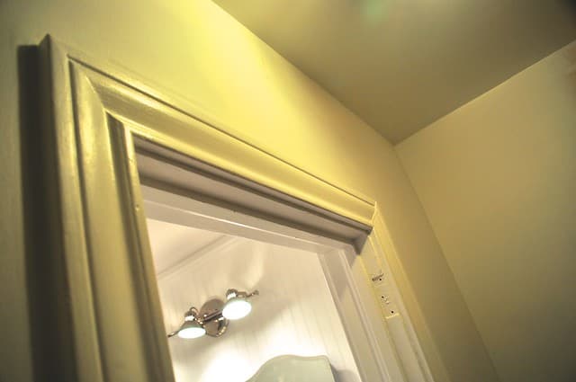 2012-03-11 Bathroom trim  01