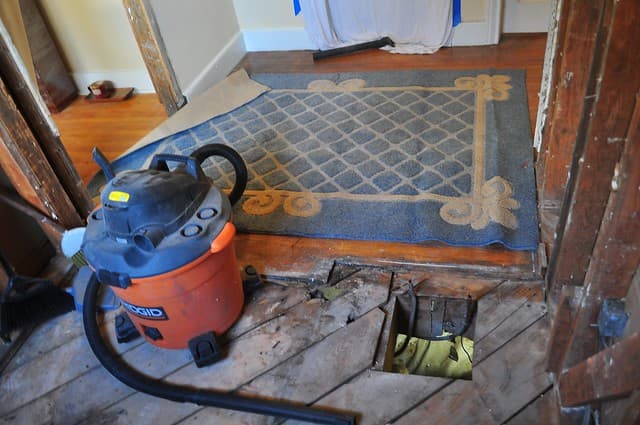 2012-02-05 Bathroom demolition 17