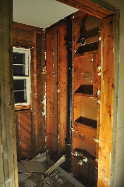 2012-02-04 Bathroom demolition 28