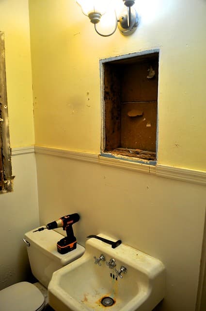 2012-02-04 Bathroom demolition 01