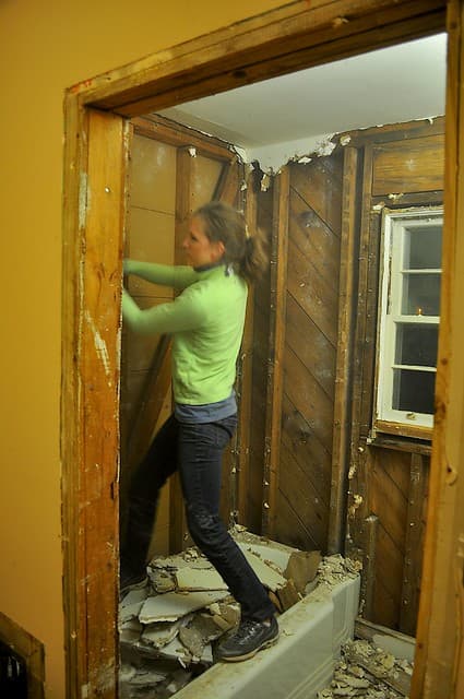 2012-02-04 Bathroom demolition 21