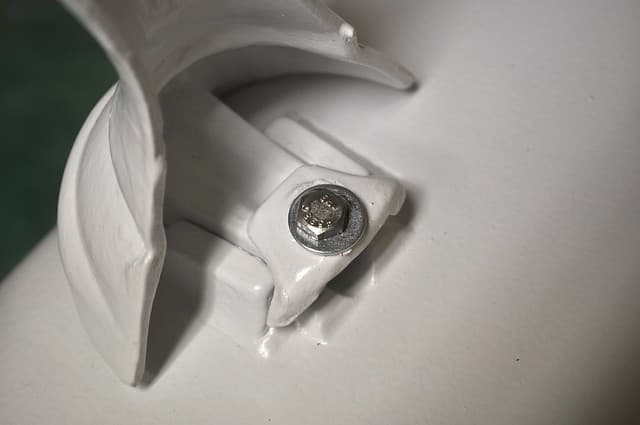 2012-01-26 Clawfoot bathtub strip and prep 04