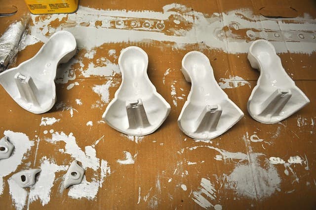 2012-01-20 Clawfoot bathtub strip and prep 02