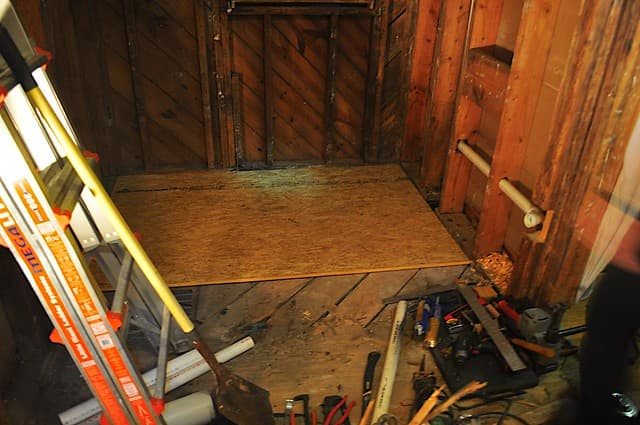 2012-02-06 Bathroom plumbing 05