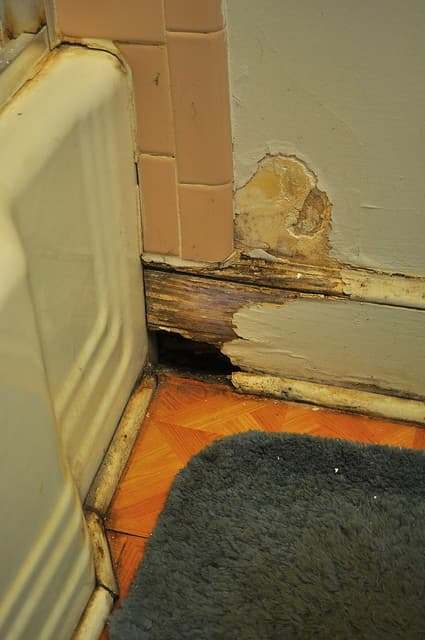 2012-01-29 Bathroom remodel before 09