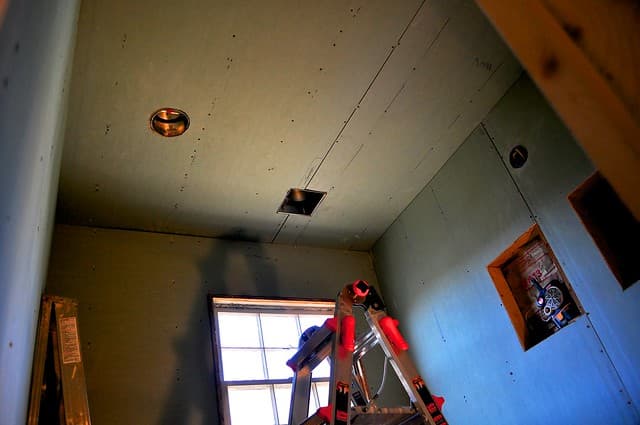 2012-02-12 Bathroom insulation and sheetrock 03
