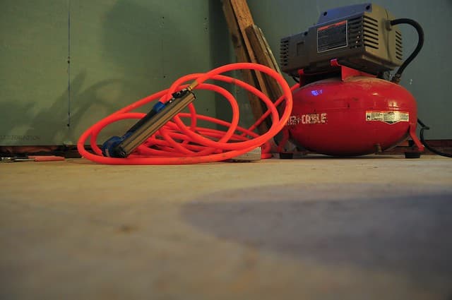 2012-02-16 Bathroom bead board 02