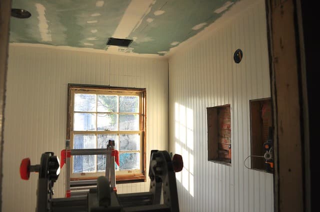 2012-02-20 Bathroom ceiling 02