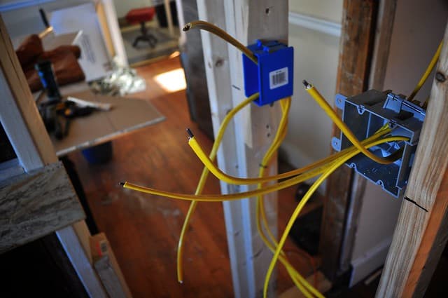 2012-02-11 Bathroom electrical 02